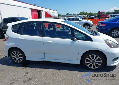 2013 Honda Fit Sport из США, поврежденный, VIN JHMGE8H59DC074101